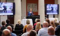 Birgitte Frost Mathiesen fortæller om Vækst med Social Bundlinje